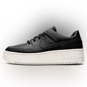 Nike | Air Force 1 Sage Low Black Leather Platform